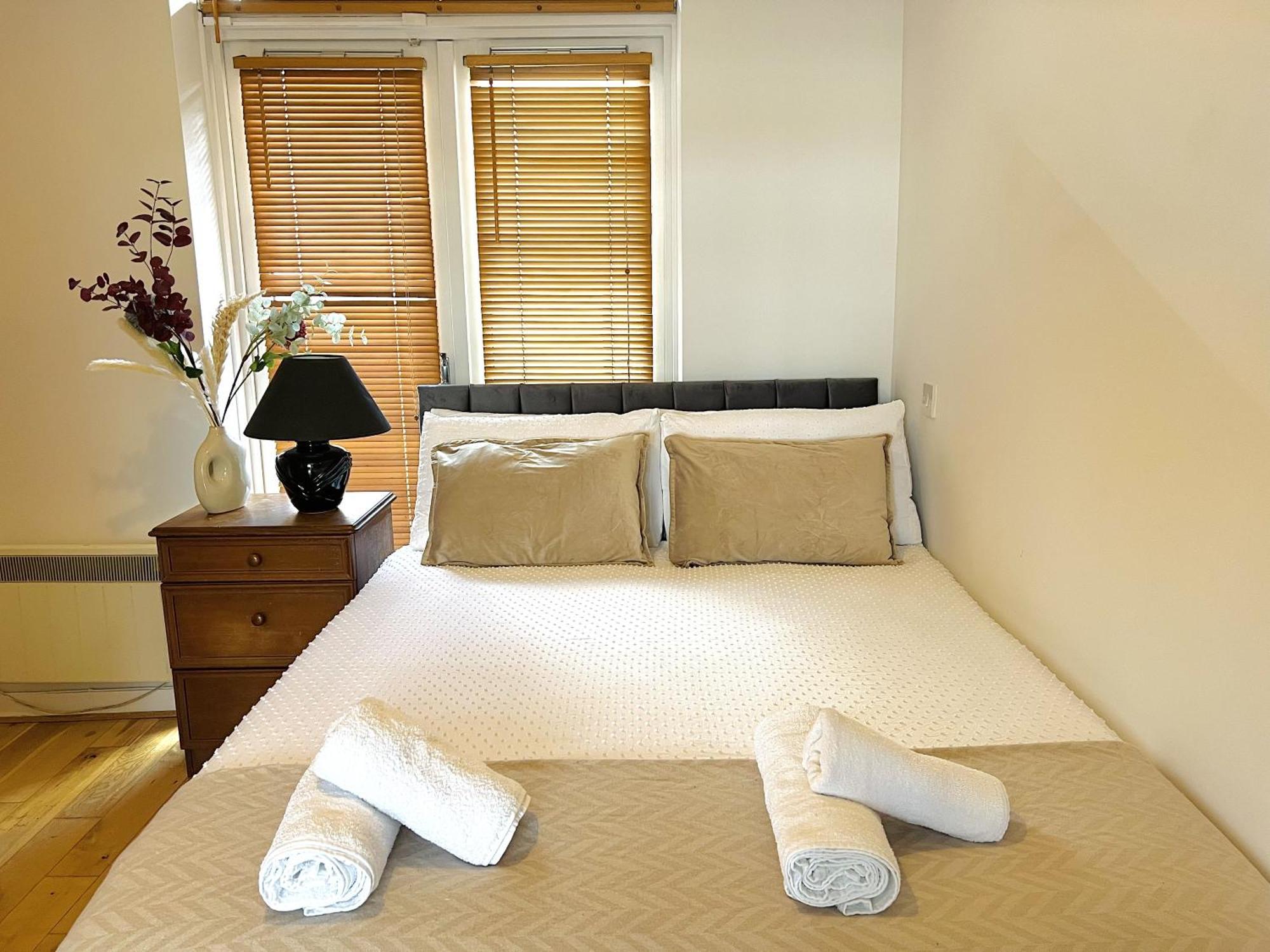 Cosy River View Flat At Temple Bar Dublin Dış mekan fotoğraf